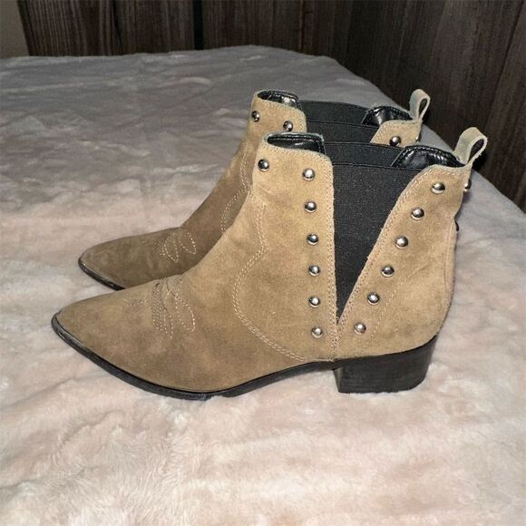 Marc Fisher real leather Women's Studded Suede Ankle Booties Size 7 - Picture 3 of 10